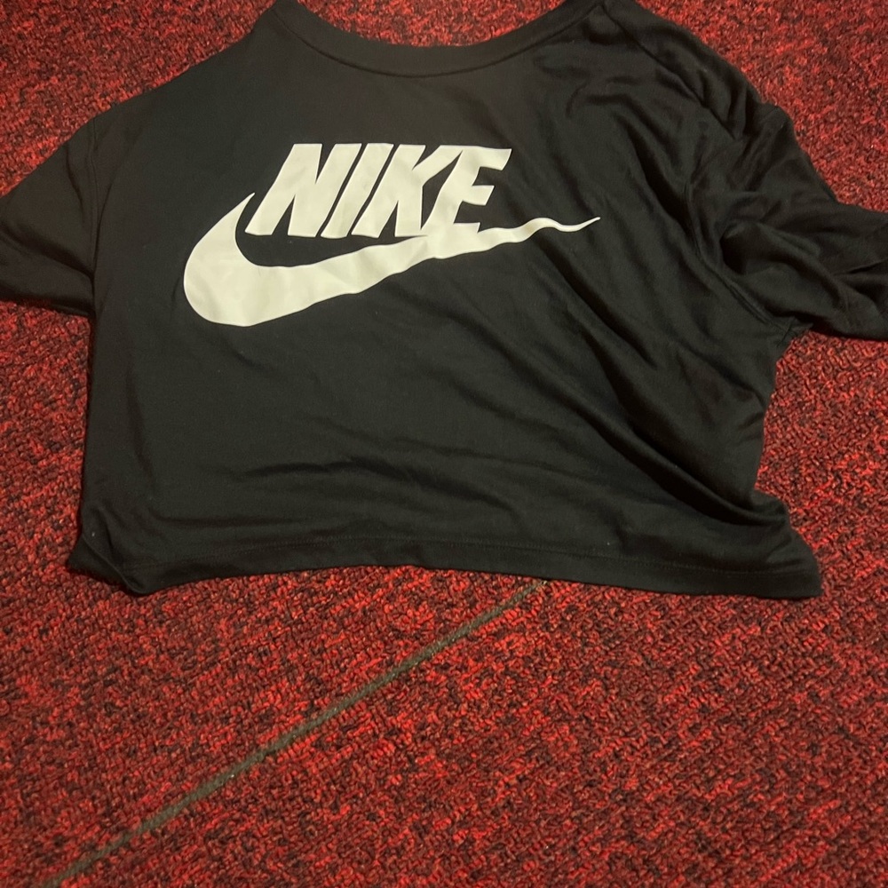 black and white nike crop top